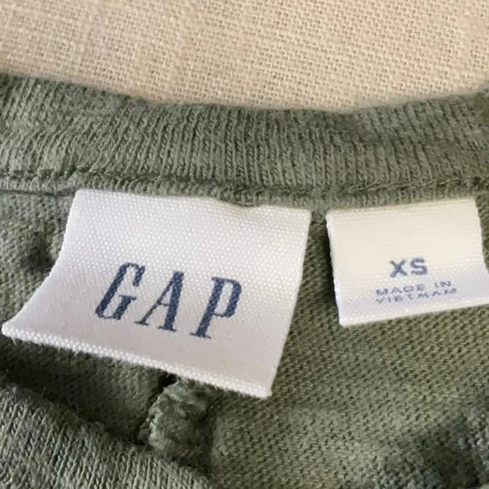 Gap - Picture 8 of 9